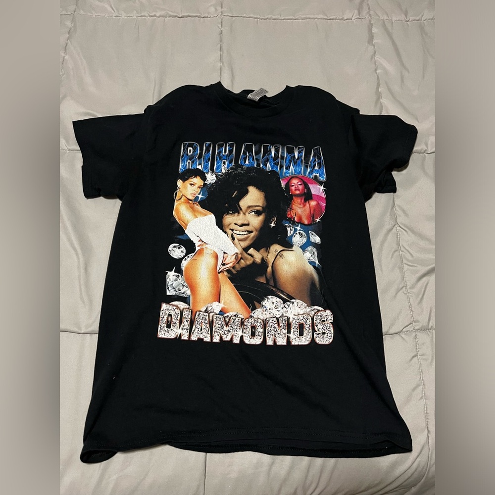 Rihanna graphic tee